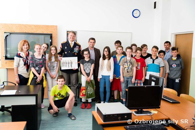 Veliteľ ČS PSR ocenil nadanú žiačku