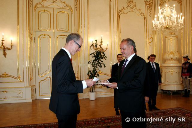 Nemecký veľvyslanec odovzdal prezidentovi poverovacie listiny
