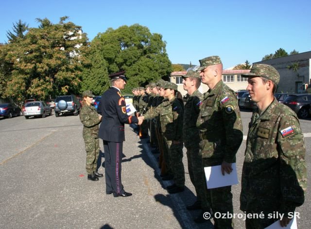 Slávnostný nástup útvaru pri príležitosti Dňa OS SR