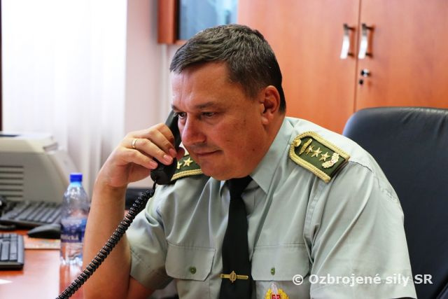 Generálporučík Zmeko sa spojil s misiami