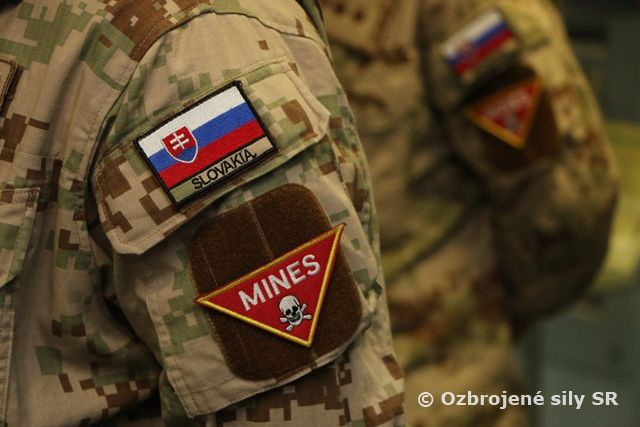 Generál Maxim ocenil príslušníkov prvej rotácie NTCB-I