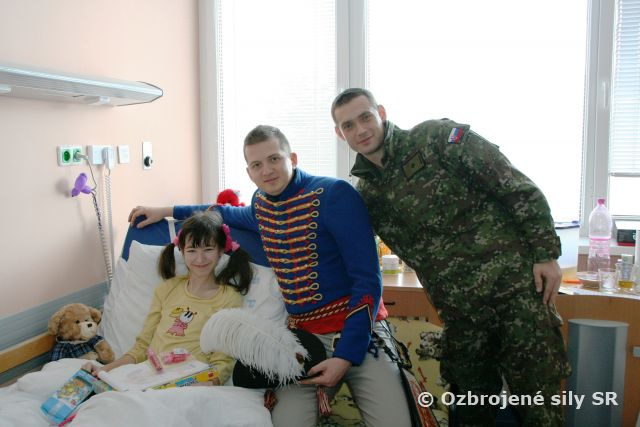 Príslušníci ČS PSR navštívili detskú onkológiu