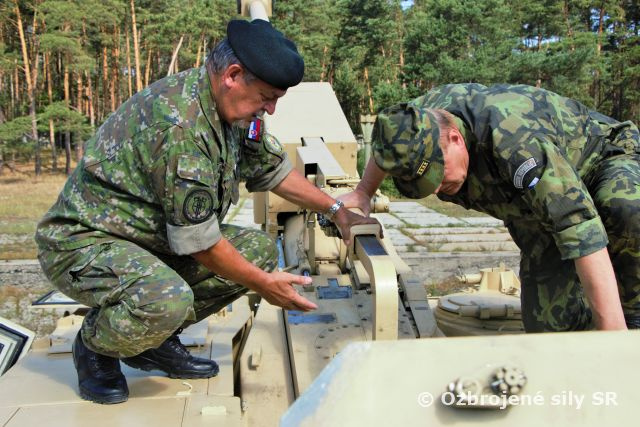 Armádny generál Bečvář navštívil Slovensko