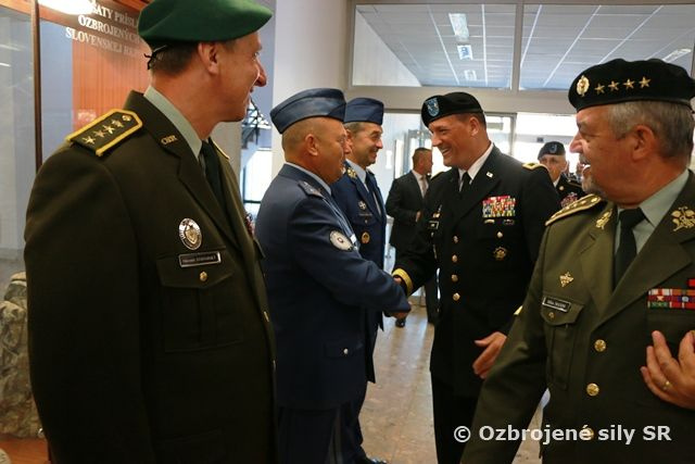 Generálmajor Carr v Bratislave 