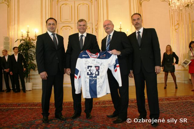 Prezidentský palác ožil hokejom