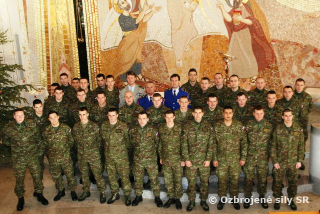 Čestná stráž navštívila katedrálu Svätého Šebastiána