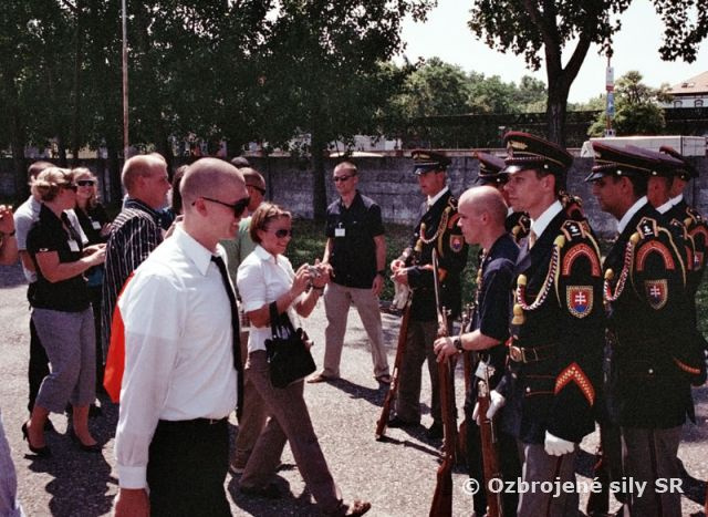 Kadeti Reserve Officers Training Centre u útvaru čestnej stráže