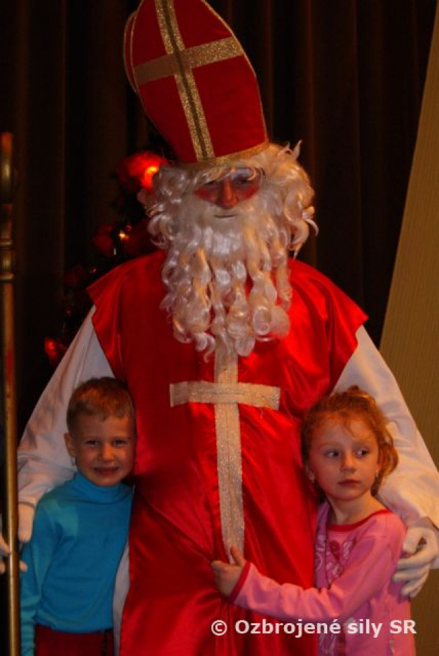 Mikuláš v Posádkovom klube Trenčín