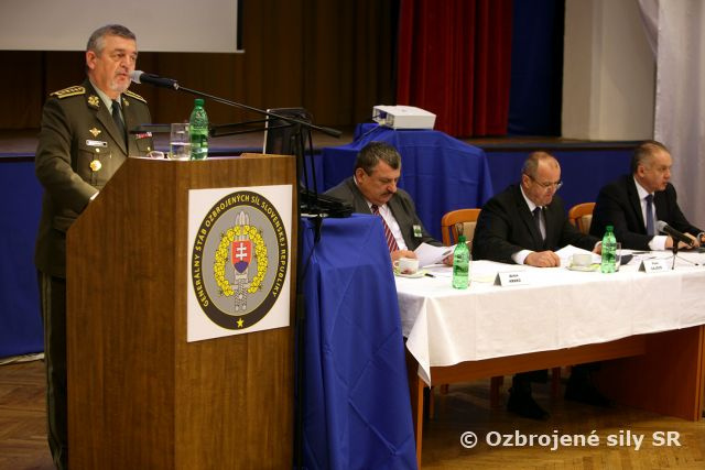 Náčelník Generálneho štábu OS SR hodnotil výcvikový rok 2016