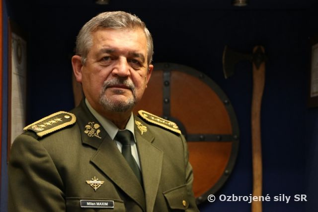 Vážení príslušníci ozbrojených síl, profesionálni vojaci a zamestnanci!