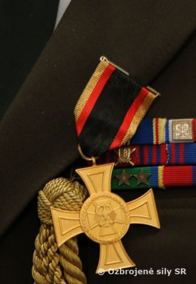 Náčelníka Generálneho štábu OS SR ocenili najvyšším nemeckým vojenským vyznamenaním