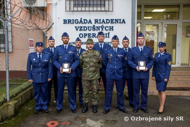 Výber najlepšieho vojaka z hodnostného zboru mužstva a poddôstojníka u brvo Zvolen