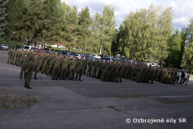 Slávnostný nástup ku dňu Slovenského vojenského letectva