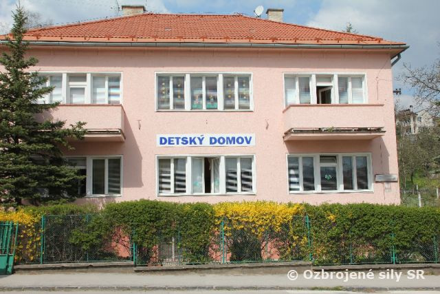 Odovzdanie Vianočnej zbierky pre detský domov