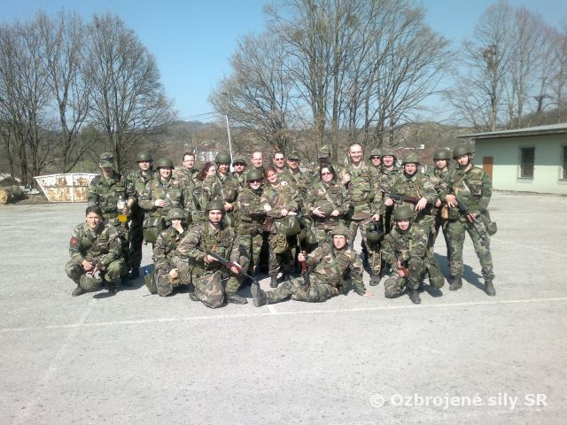 Streľby z ručných zbraní  a topografická príprava velenia a štábu bvrps