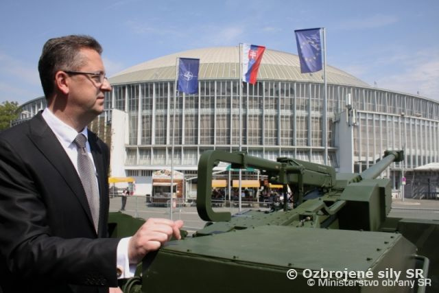 M. Glváč: Húfnica EVA je ďalší krôčik k oživeniu nášho zbrojárskeho priemyslu