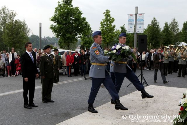 Štátny tajomník M. Koterec si na nábreží Dunaja pripomenul výročie smrti M.R. Štefánika