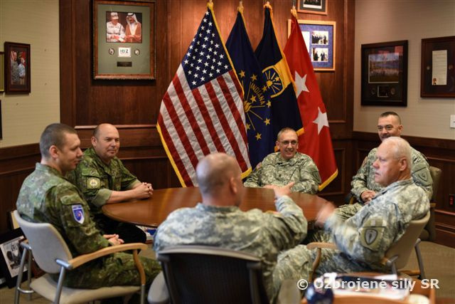 Hlavný poddôstojník OS OR Vladimír Beluš navštívil výcvikové zariadenia v Indiane a Georgii