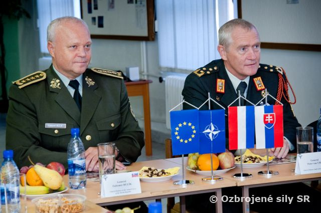 Žilinský pluk navštívil holandský náčelník Generálneho štábu