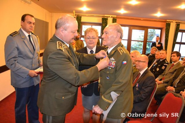 Generálmajor Macko zablahoželal významnému vojnovému veteránovi 