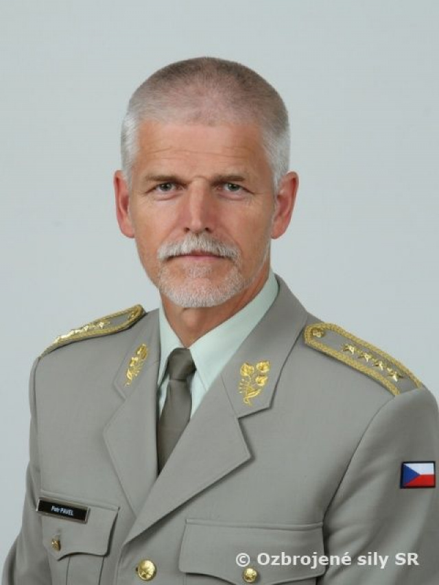 Minister obrany Martin Glváč zablahoželal českému armádnemu generálovi Petrovi Pavlovi k zvoleniu za predsedu Vojenského výboru NATO