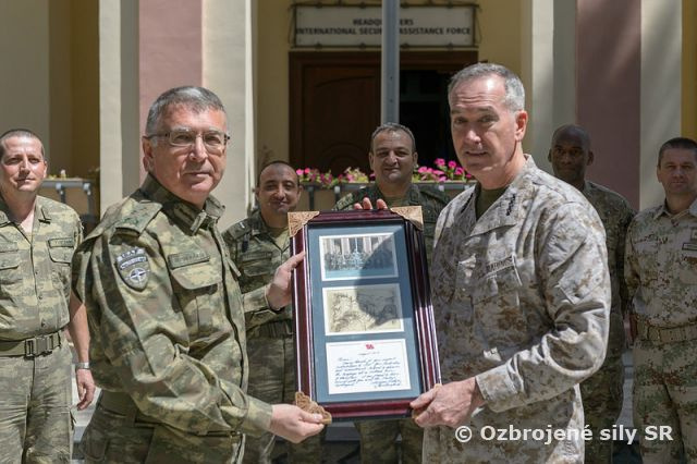 Náčelník štábu veliteľstva ISAF ukončil svoje pôsobenie v operácii