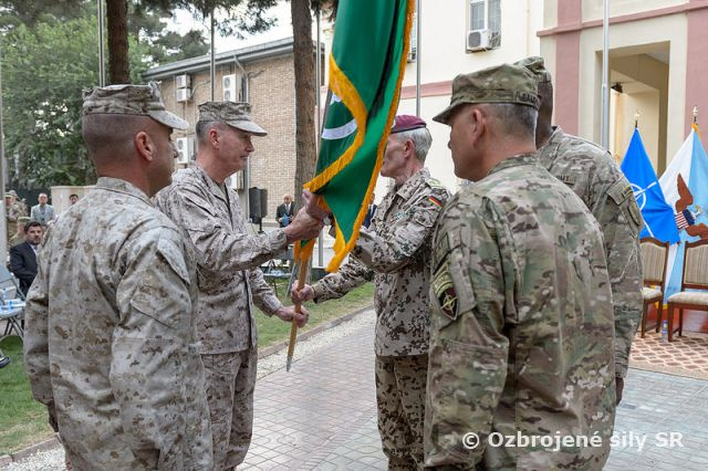 Zmena vo velení ISAF