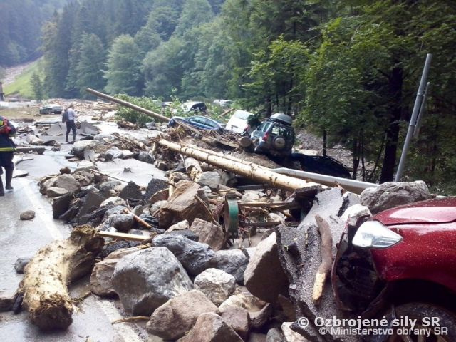Ozbrojené sily pomáhajú po záplavách v mikroregióne Terchová