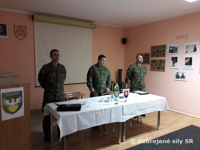 Veliaci poddôstojník pozemných síl  navštívil ,,Fénixov“ v Hlohovci