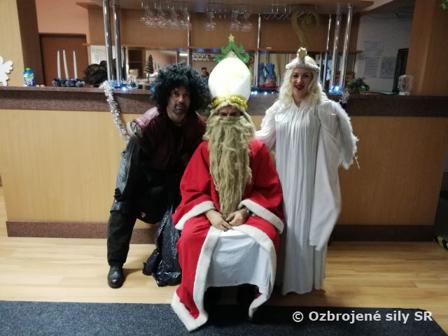 Mikuláš navštívil Prápor logistiky Hlohovec