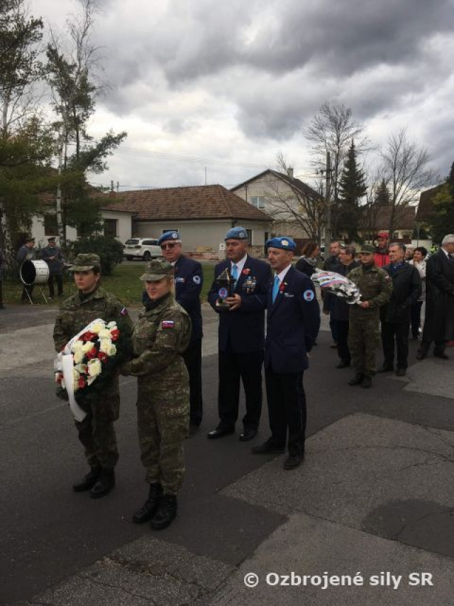 Kladenie vencov pri príležitosti ukončenia prvej svetovej vojny