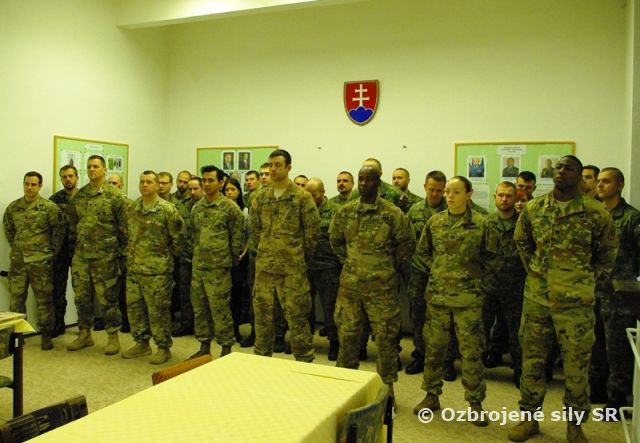 Odborný kurz CIMIC a PSYOPS ukončený