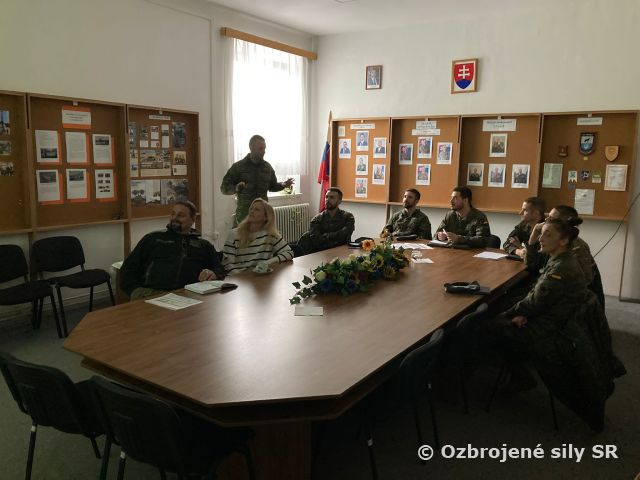 Príslušníci španielskeho kontingentu v priestoroch VVP Kamenica nad Cirochou