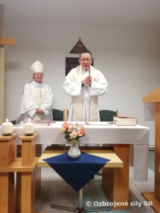 Ustanovenie do funkcie kaplána v prápore logistiky