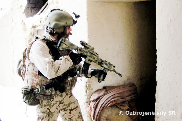 Koaliční vojaci zadržali talibanského veliteľa na základe dôkazov od Slovákov