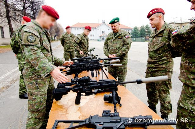 Generál Macko v 5. pluku špeciálneho určenia