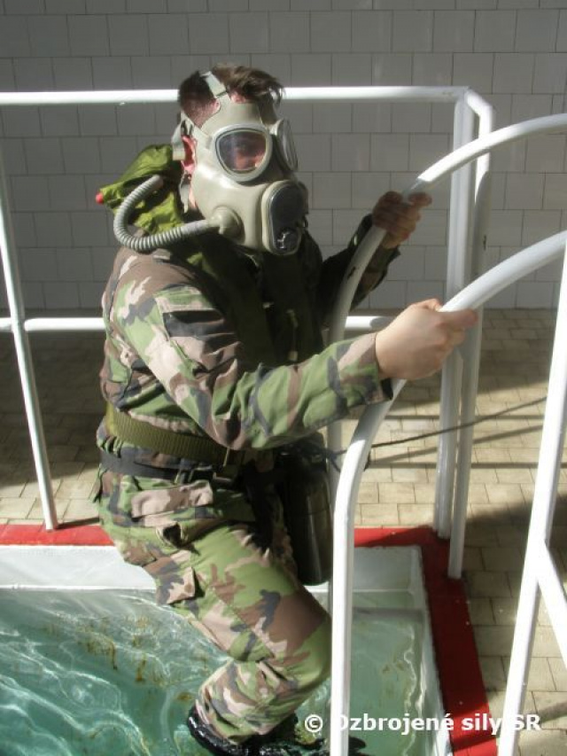 Príprava tankovej roty na prekonávanie vodnej prekážky