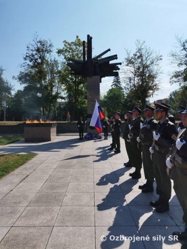 Pietna spomienka a kladenie vencov pri pamätníkoch SNP v Martine