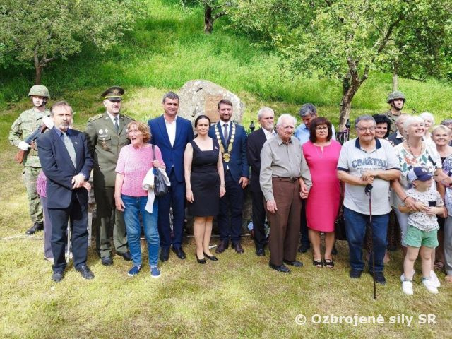 Nástup Základne výcviku a mobilizačného doplňovania pri príležitosti  175. výročia úmrtia Juraja Langsfelda