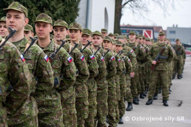 Vojenská prísaha absolventov základného vojenského výcviku v Martine