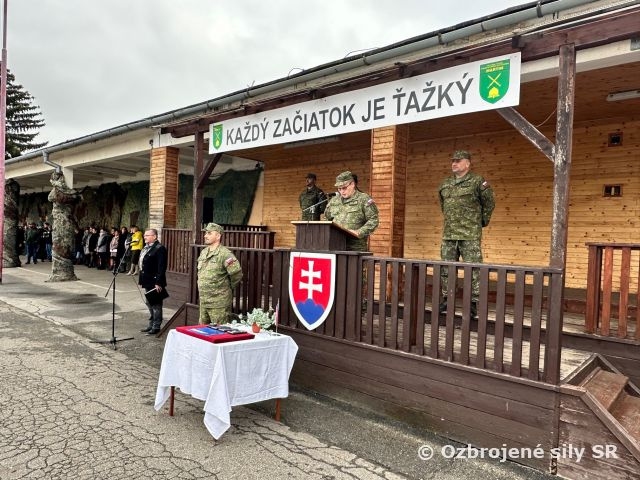 Slávnostný nástup Základne výcviku a mobilizačného doplňovania 