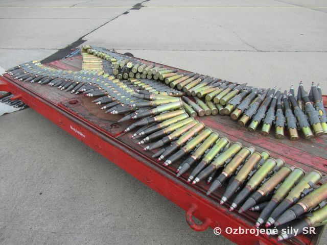 Piloti taktického krídla Sliač absolvovali letecké streľby