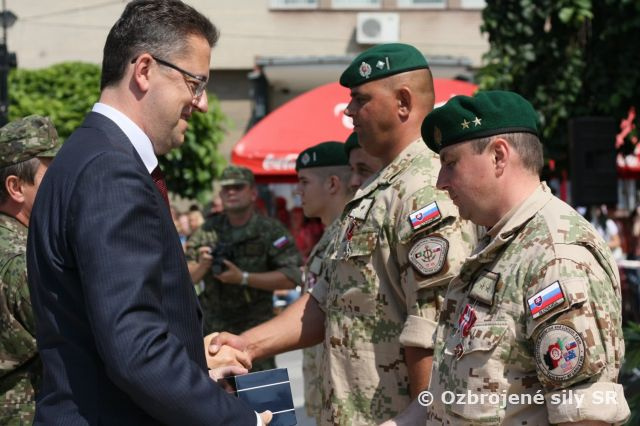 Minister obrany SR ocenil vojakov z Afganistanu