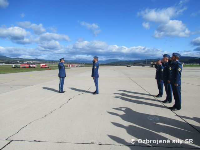 Slávnostný nástup pri príležitosti Dňa Ozbrojených síl Slovenskej republiky 