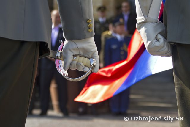 Minister obrany a náčelník generálneho štábu si uctili obete 21. augusta 1968