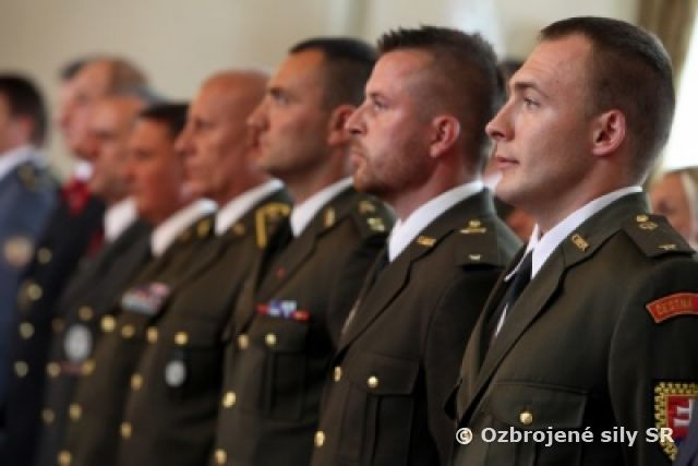 Poďakovanie vojakom, ktorí pomáhali pri povodniach