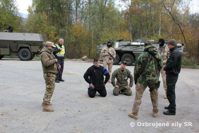 Medzinárodný kurz policajných dôstojníkov ukončený