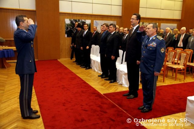Minister obrany udelil pamätné medaily pri príležitosti 20. výročia vzniku Slovenskej republiky