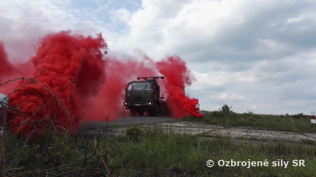 Intenzívny poľný výcvik jednotiek na Lešti