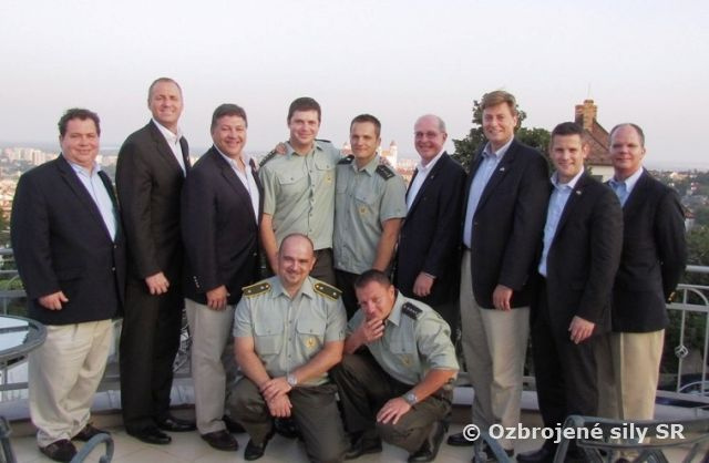 Neformálne stretnutie členov Kongresu USA a slovenských príslušníkov EOD